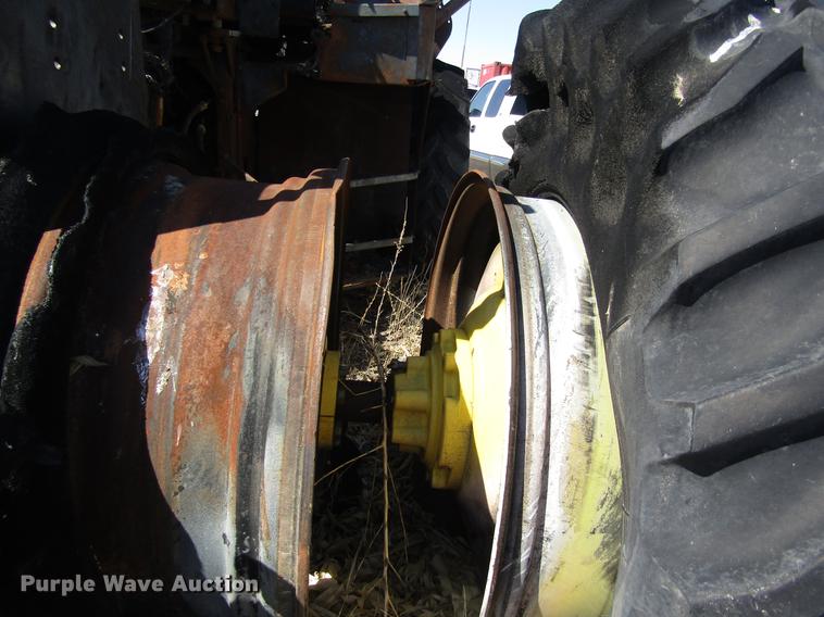 image for item DD8767 2011 John Deere 9230 tractor