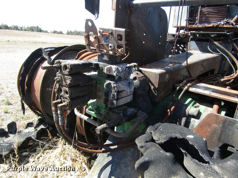 image for item DD8767 2011 John Deere 9230 tractor