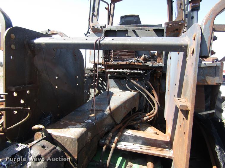 image for item DD8767 2011 John Deere 9230 tractor