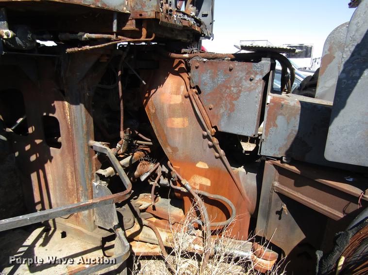 image for item DD8767 2011 John Deere 9230 tractor