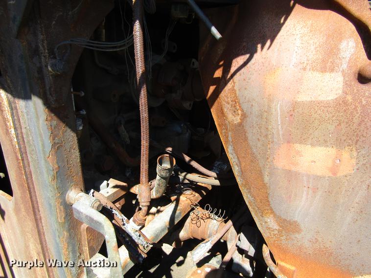 image for item DD8767 2011 John Deere 9230 tractor