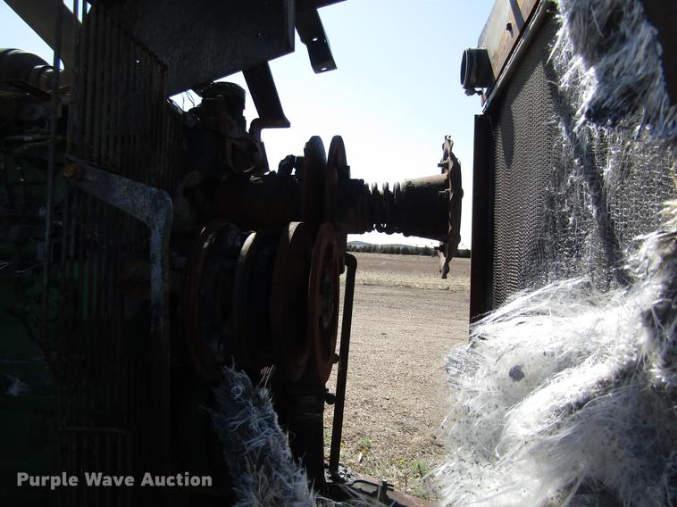 image for item DD8767 2011 John Deere 9230 tractor