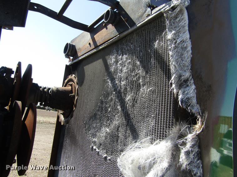 image for item DD8767 2011 John Deere 9230 tractor