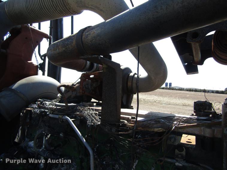 image for item DD8767 2011 John Deere 9230 tractor