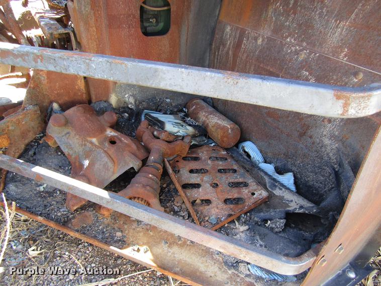 image for item DD8767 2011 John Deere 9230 tractor