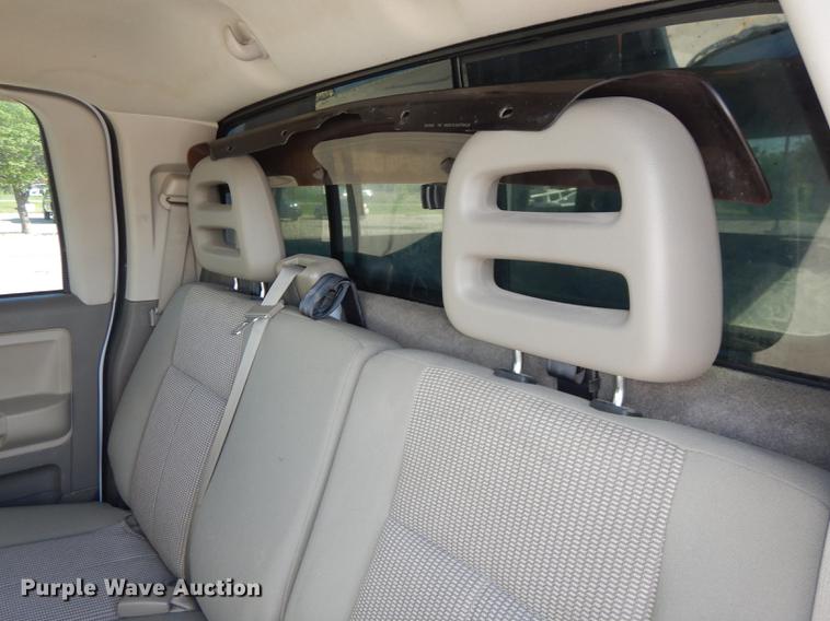 image for item DE1690 2007 Dodge Dakota Quad Cab pickup truck