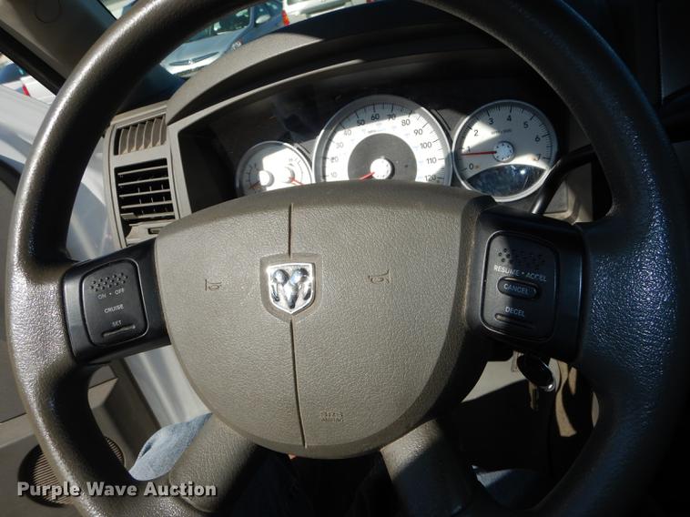 image for item DE1690 2007 Dodge Dakota Quad Cab pickup truck