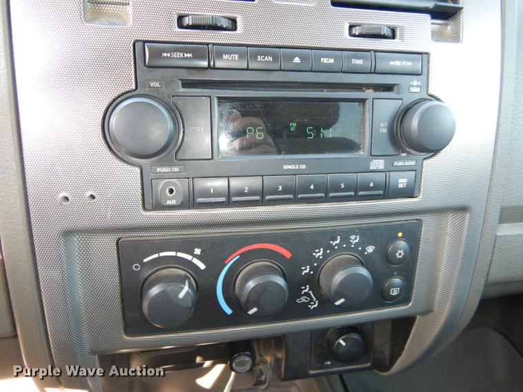 image for item DE1690 2007 Dodge Dakota Quad Cab pickup truck