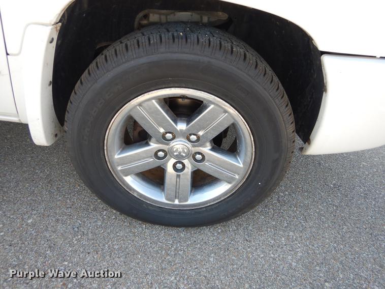 image for item DE1690 2007 Dodge Dakota Quad Cab pickup truck