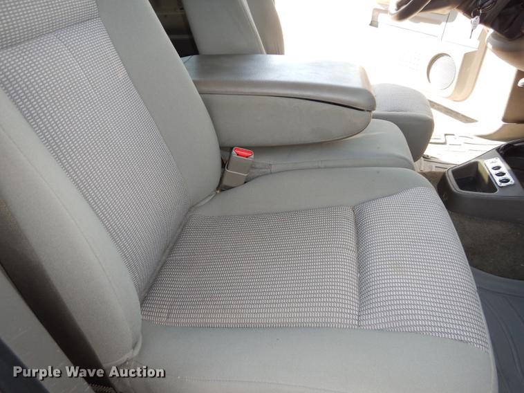 image for item DE1690 2007 Dodge Dakota Quad Cab pickup truck