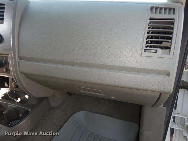 image for item DE1690 2007 Dodge Dakota Quad Cab pickup truck