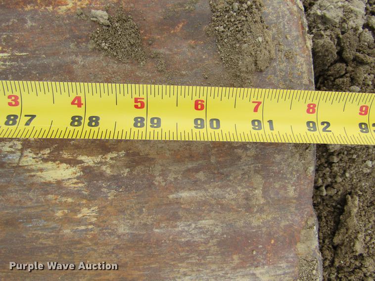 image for item DE6761 John Deere 724K pin-on forks