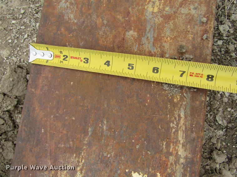 image for item DE6761 John Deere 724K pin-on forks