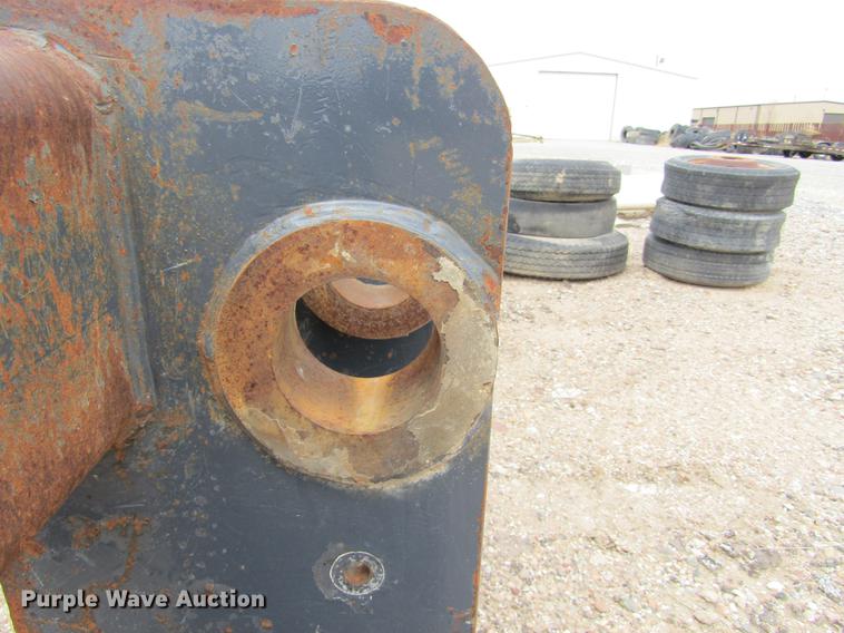 image for item DE6761 John Deere 724K pin-on forks