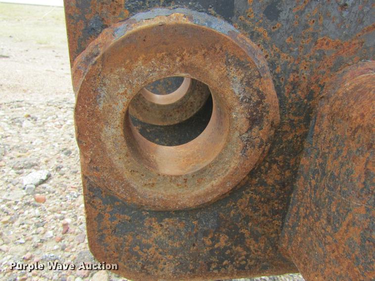 image for item DE6761 John Deere 724K pin-on forks