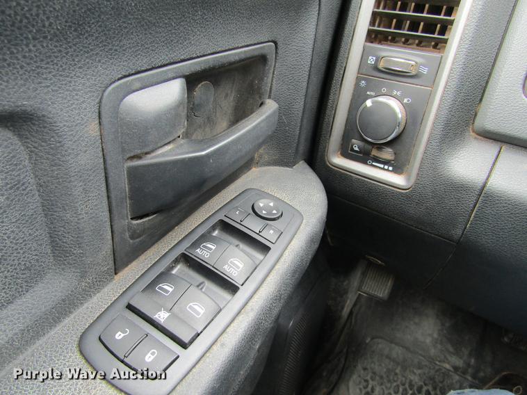 image for item DE6762 2015 Dodge Ram 2500HD Quad Cab pickup truck