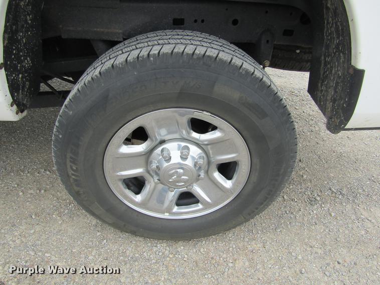 image for item DE6762 2015 Dodge Ram 2500HD Quad Cab pickup truck