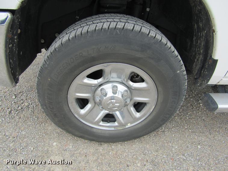 image for item DE6762 2015 Dodge Ram 2500HD Quad Cab pickup truck