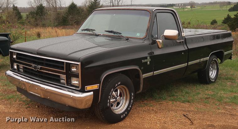 image for item DF3656 1985 Chevrolet C1500 pickup truck