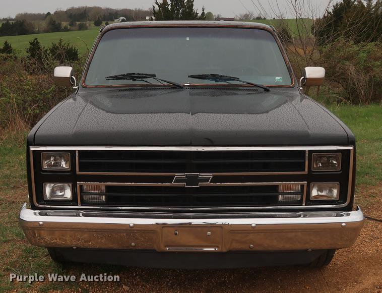 image for item DF3656 1985 Chevrolet C1500 pickup truck