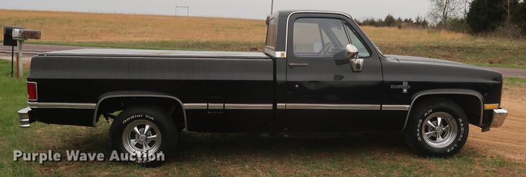 image for item DF3656 1985 Chevrolet C1500 pickup truck
