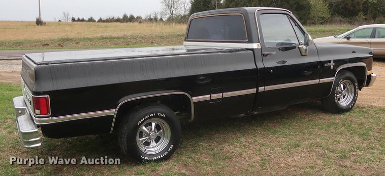 image for item DF3656 1985 Chevrolet C1500 pickup truck