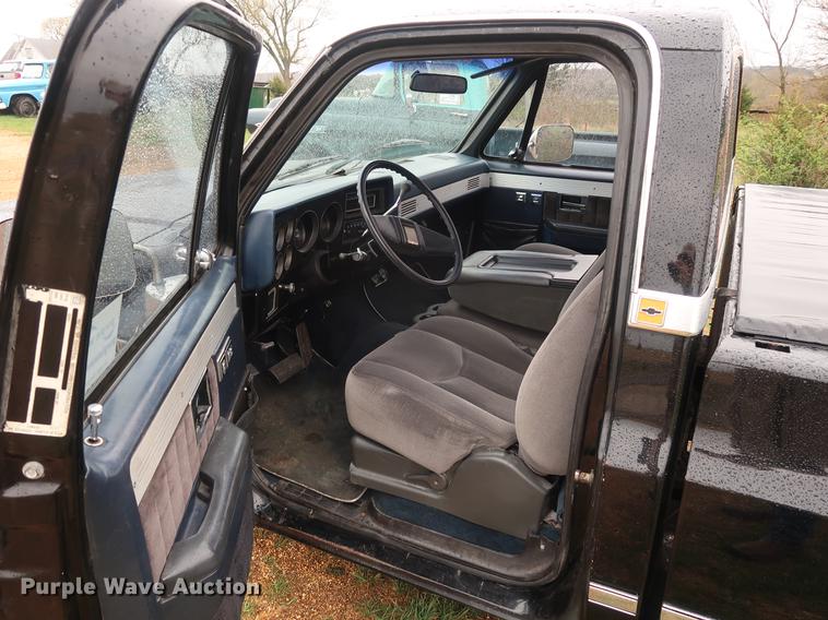 image for item DF3656 1985 Chevrolet C1500 pickup truck