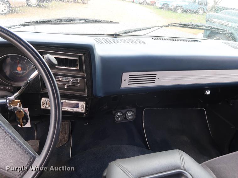 image for item DF3656 1985 Chevrolet C1500 pickup truck
