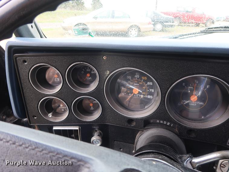 image for item DF3656 1985 Chevrolet C1500 pickup truck