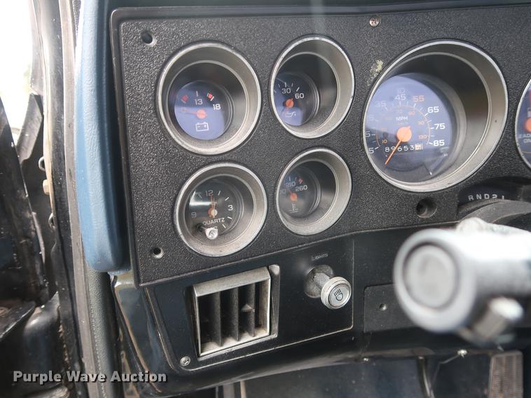 image for item DF3656 1985 Chevrolet C1500 pickup truck