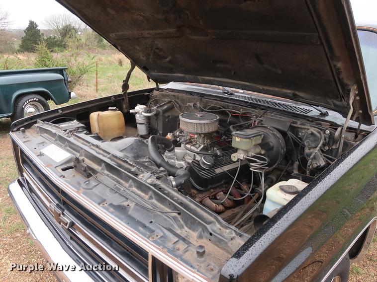 image for item DF3656 1985 Chevrolet C1500 pickup truck