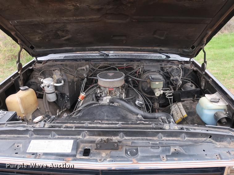 image for item DF3656 1985 Chevrolet C1500 pickup truck