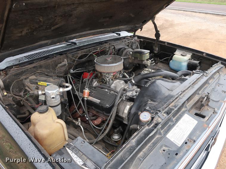 image for item DF3656 1985 Chevrolet C1500 pickup truck