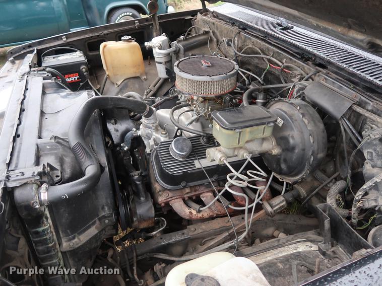 image for item DF3656 1985 Chevrolet C1500 pickup truck