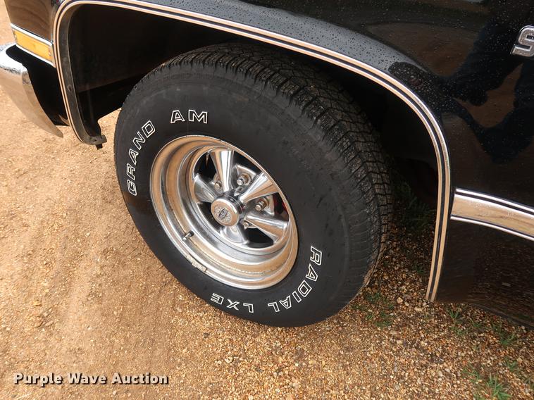 image for item DF3656 1985 Chevrolet C1500 pickup truck