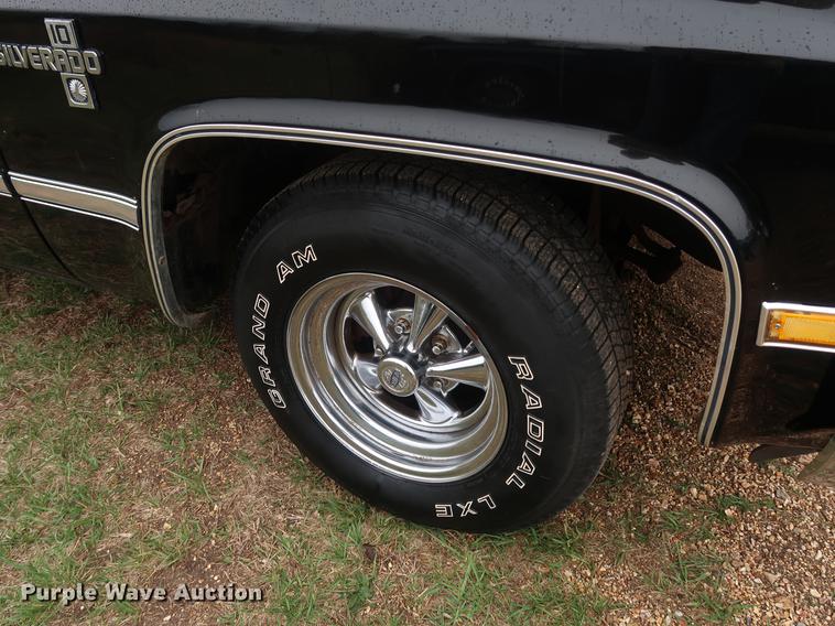 image for item DF3656 1985 Chevrolet C1500 pickup truck