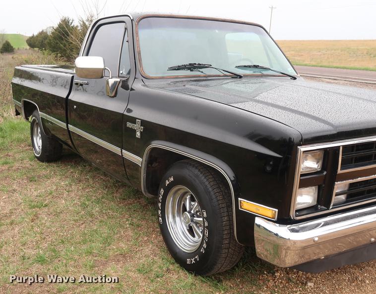 image for item DF3656 1985 Chevrolet C1500 pickup truck