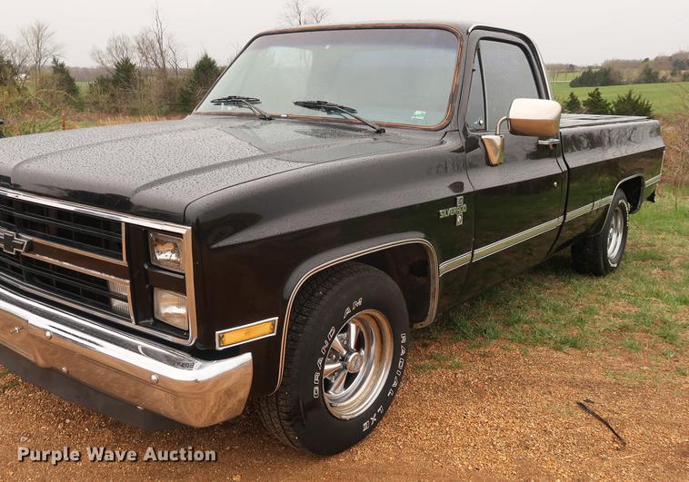 image for item DF3656 1985 Chevrolet C1500 pickup truck