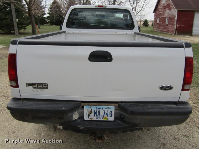 image for item DF3779 2005 Ford F250 Super Duty pickup truck