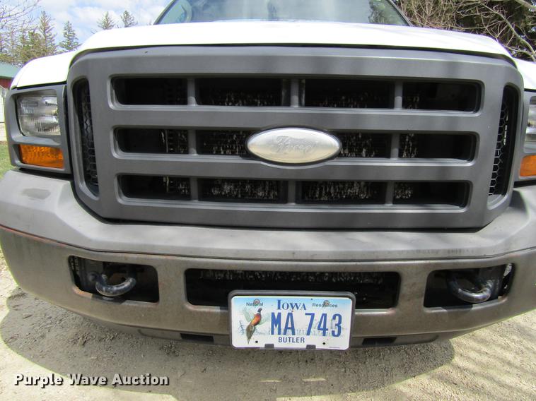image for item DF3779 2005 Ford F250 Super Duty pickup truck
