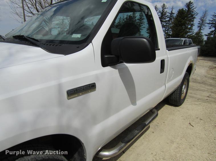 image for item DF3779 2005 Ford F250 Super Duty pickup truck