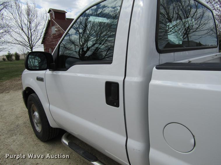 image for item DF3779 2005 Ford F250 Super Duty pickup truck