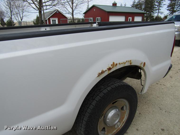 image for item DF3779 2005 Ford F250 Super Duty pickup truck