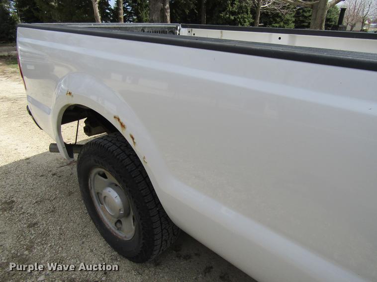 image for item DF3779 2005 Ford F250 Super Duty pickup truck
