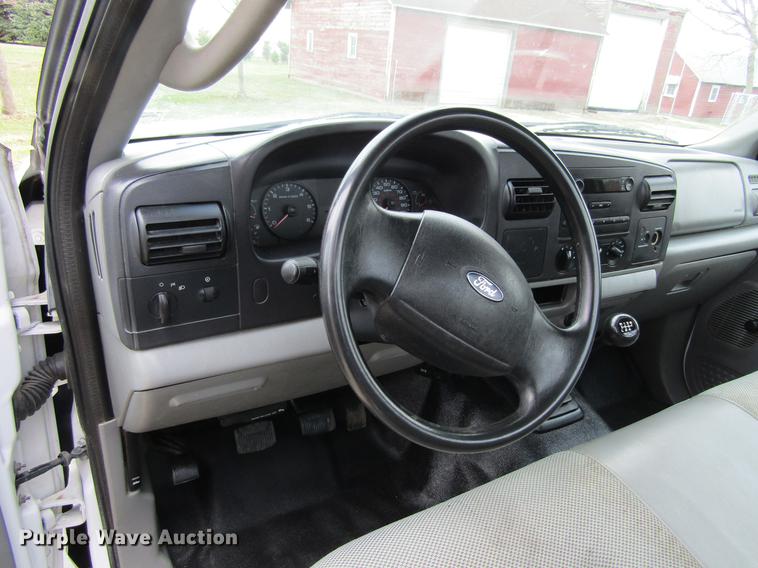 image for item DF3779 2005 Ford F250 Super Duty pickup truck