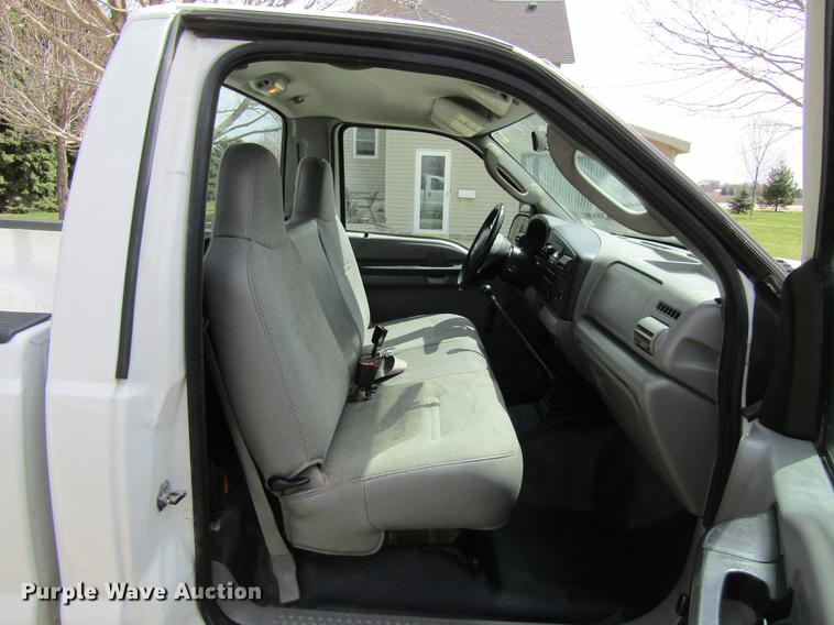 image for item DF3779 2005 Ford F250 Super Duty pickup truck