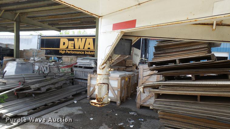 image for item DP9532 2001 Ponderosa livestock trailer