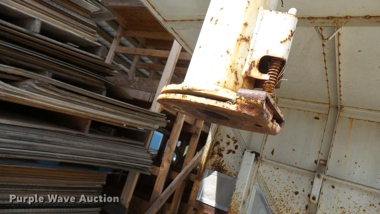 image for item DP9532 2001 Ponderosa livestock trailer