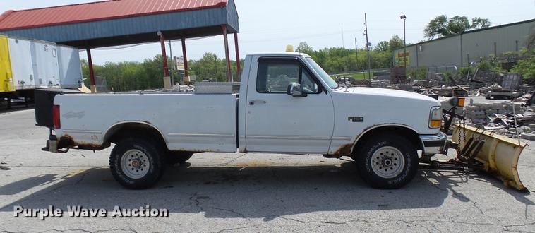 image for item DP9534 1992 Ford F150 XLT pickup truck