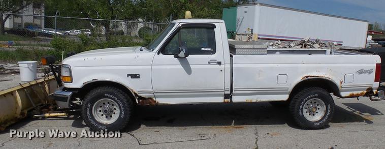 image for item DP9534 1992 Ford F150 XLT pickup truck